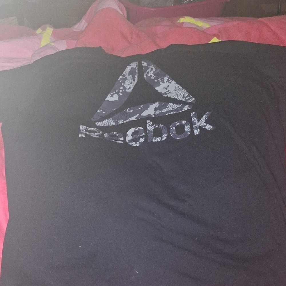 Reebok Men's Graphic Black Tee